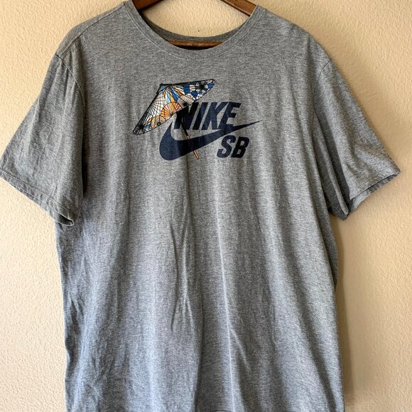 Nike SB T-Shirt XL Skateboarding Grey Wagasa Umbrella Logo Swoosh Graphic Tee - Picture 1 of 5